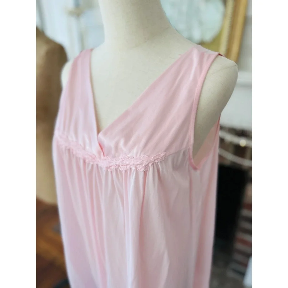 Vintage Vanity Fair Pink Slip Dress Med Romantic Lingerie Coquette‎ Cottagecore